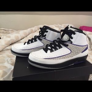 Jordan 2’s #Jordans | GS 7 is women’s 8.5/9